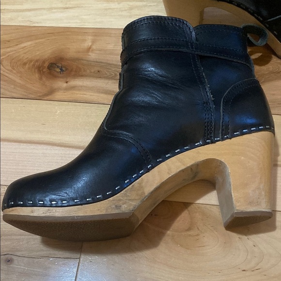 Women's Black Clog Style Ankle Boots - Picture 5 of 17